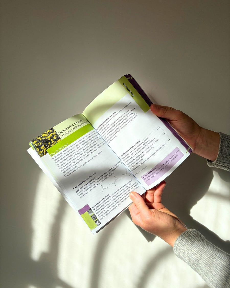 La guía práctica de aromaterapia familiar y científica